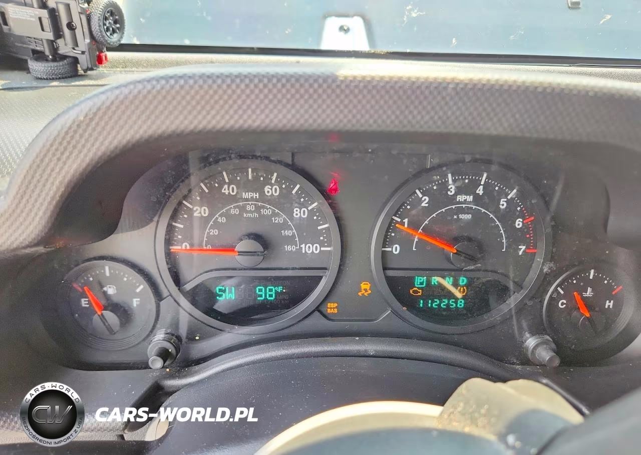2008 Jeep Wrangler Unlimited X VIN:1J4GB39138L563649 - 9