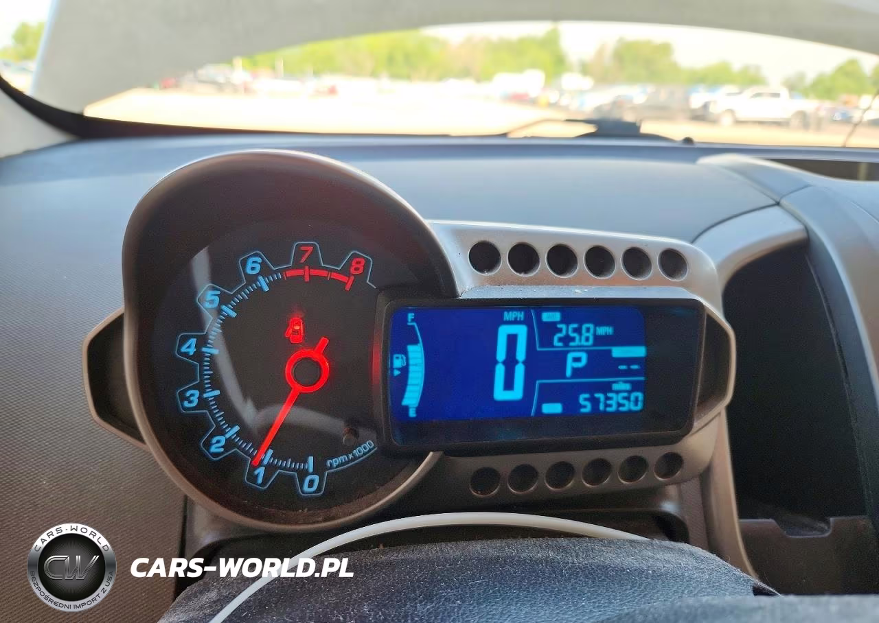 2015 Chevrolet Sonic Lt VIN:1G1JC6SGXF4123369 - 9