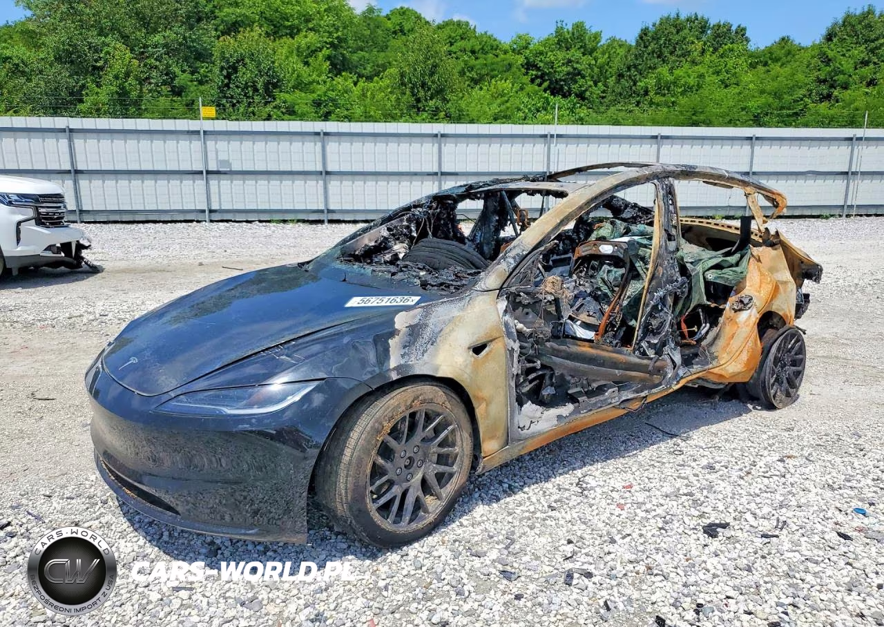 2025 Tesla Model 3 – zdjęcie 1 z 11