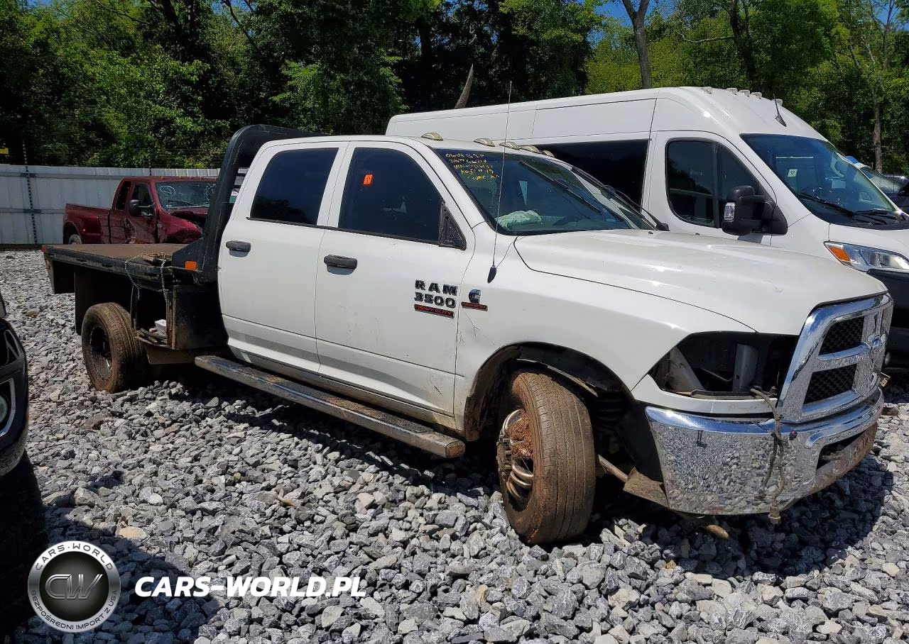 2018 Ram 3500 St VIN:3C63RRGL3JG413137 - 4