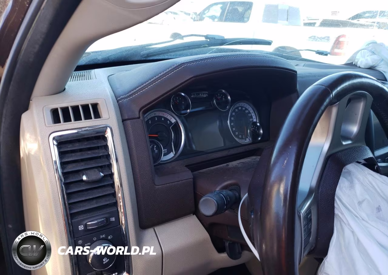 2013 Ram 2500 Laramie VIN:3C6UR5FL1DG575786 - 9