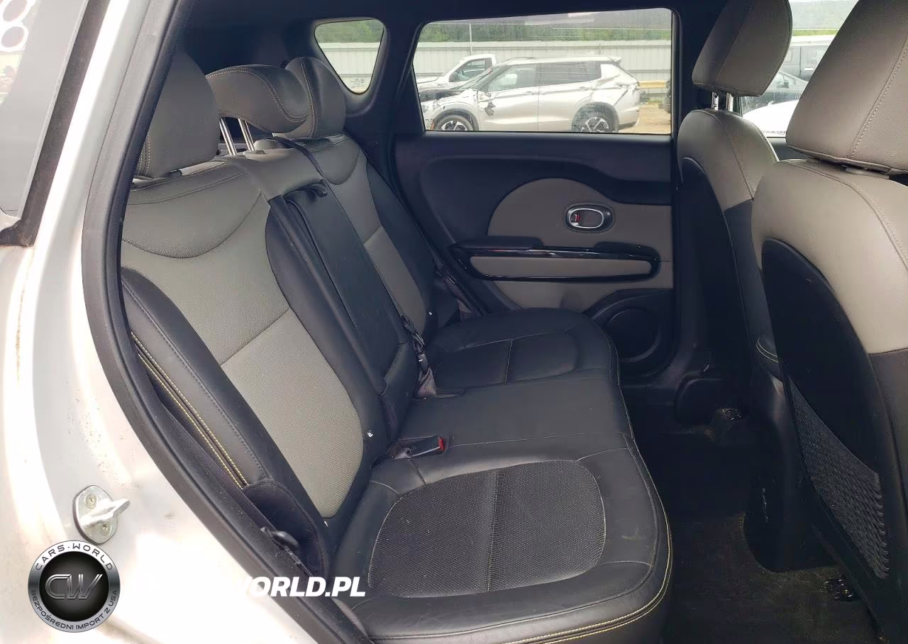 2015 Kia Soul + VIN:KNDJP3A57F7761944 - 11