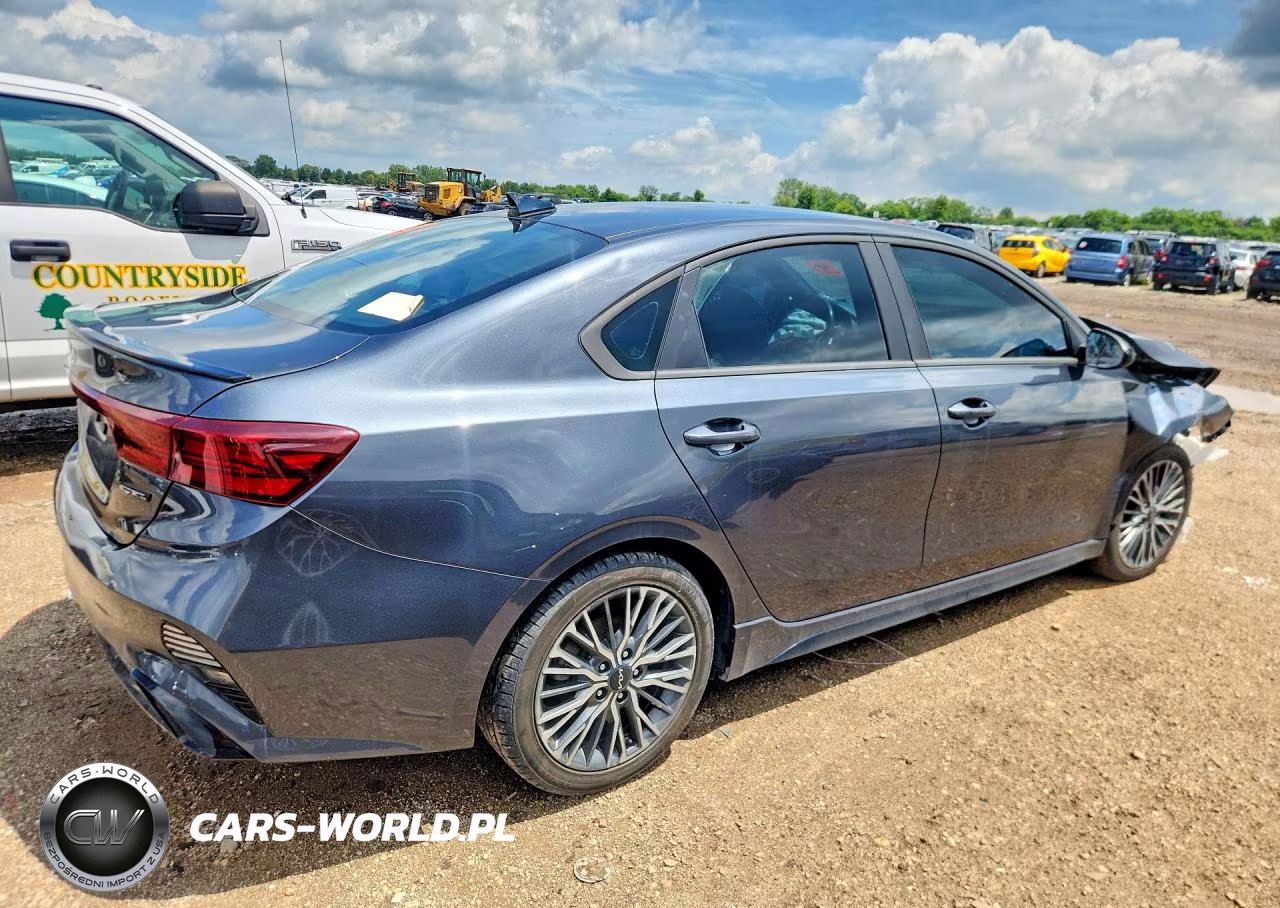 2023 Kia Forte Gt Line VIN:3KPF54ADXPE529977 - 3