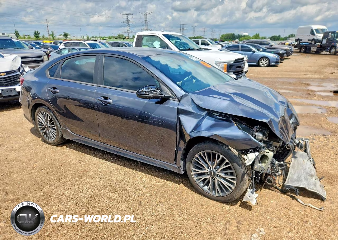 2023 Kia Forte Gt Line VIN:3KPF54ADXPE529977 - 4