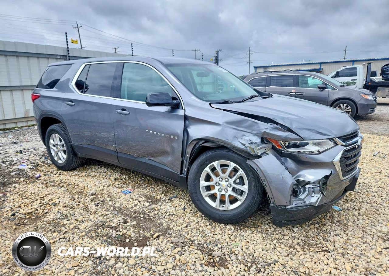 2020 Chevrolet Traverse Ls VIN:1GNERFKW2LJ103880 - 4