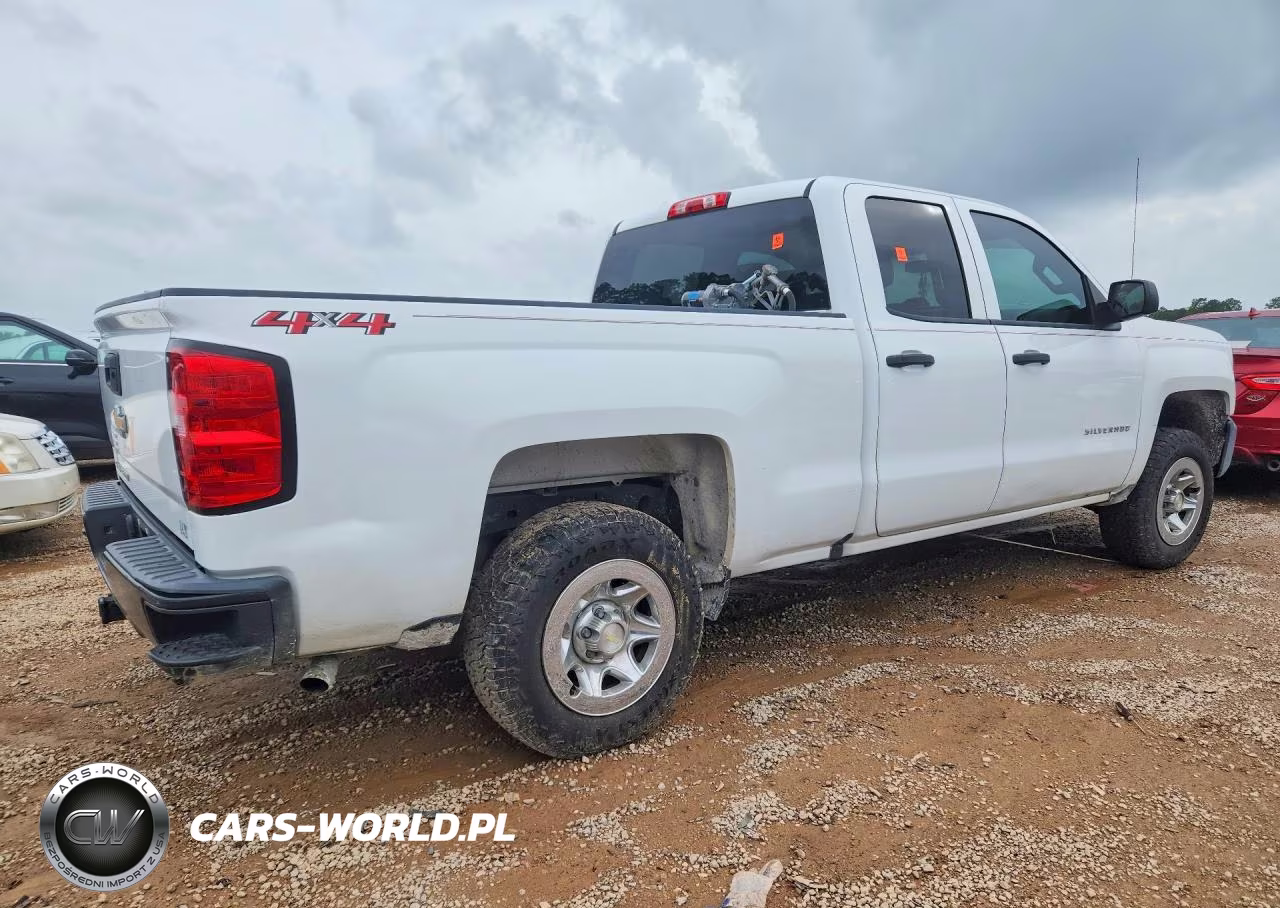 2018 Chevrolet Silverado C1500 Heavy Duty VIN:1GCVKNEH6JZ267314 - 3