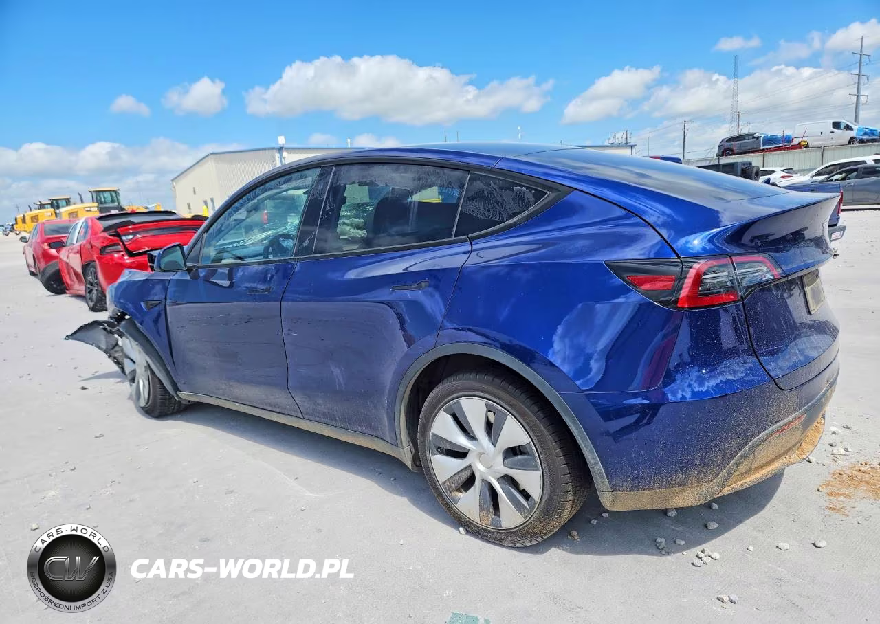 2023 Tesla Model Y VIN:7SAYGDEE7PA063943 - 2