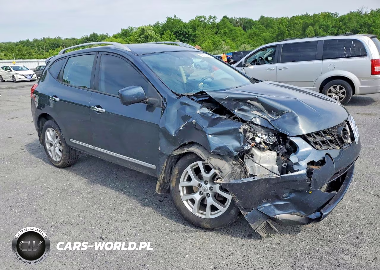 2013 Nissan Rogue S VIN:JN8AS5MV5DW657983 - 4