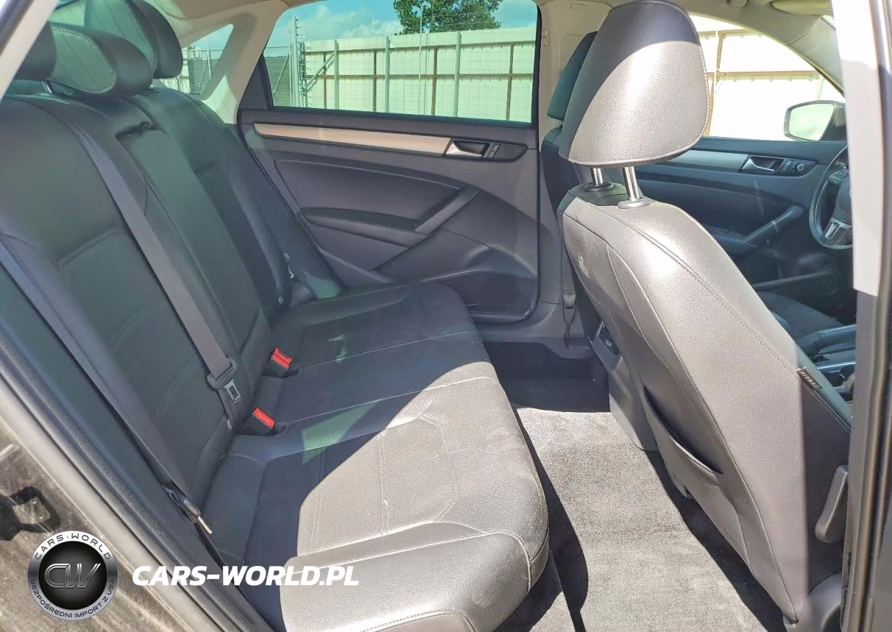 2015 Volkswagen Passat Se VIN:1VWBV7A3XFC093920 - 10