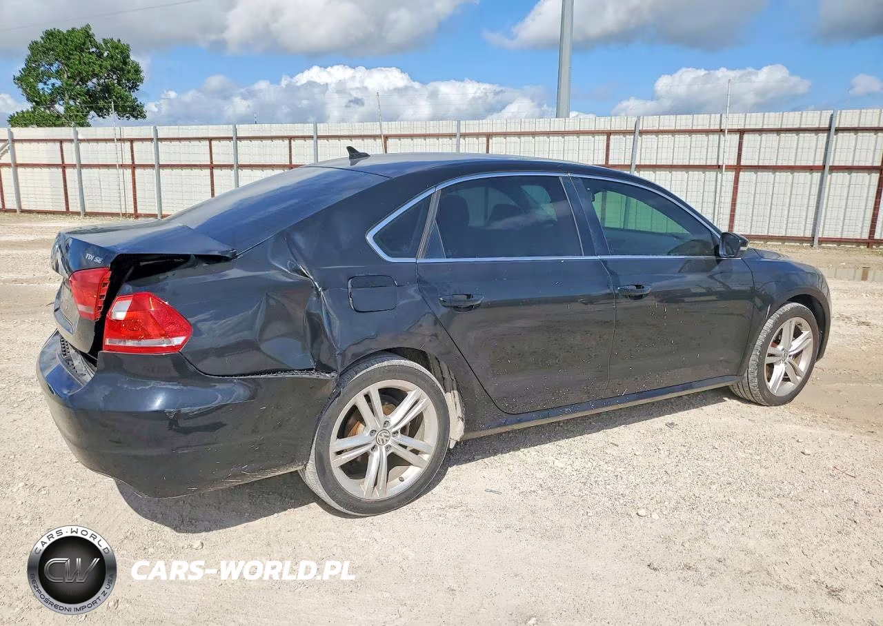 2015 Volkswagen Passat Se VIN:1VWBV7A3XFC093920 - 3