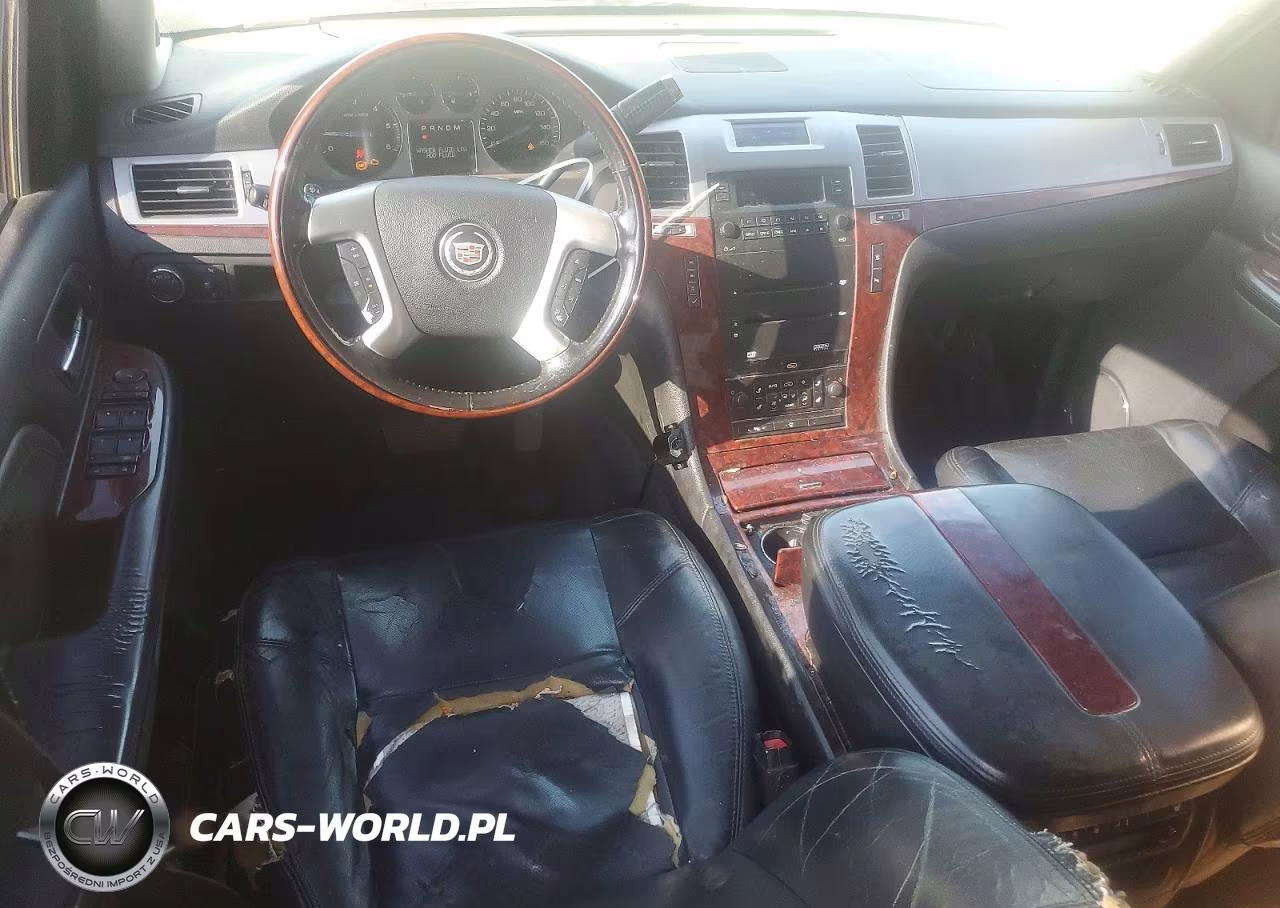 2007 Cadillac Escalade Luxury VIN:1GYEC63857R301736 - 8