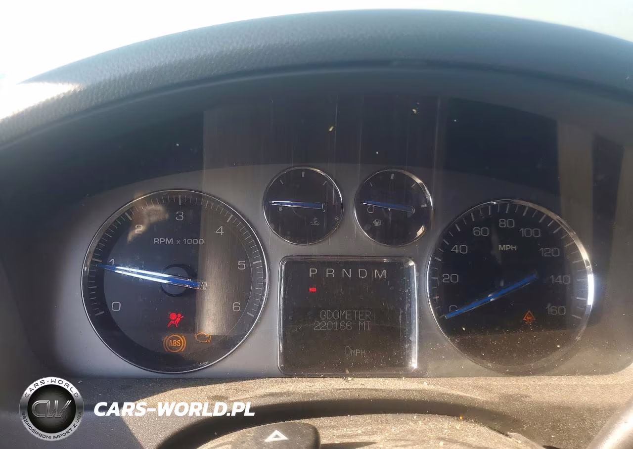 2007 Cadillac Escalade Luxury VIN:1GYEC63857R301736 - 9