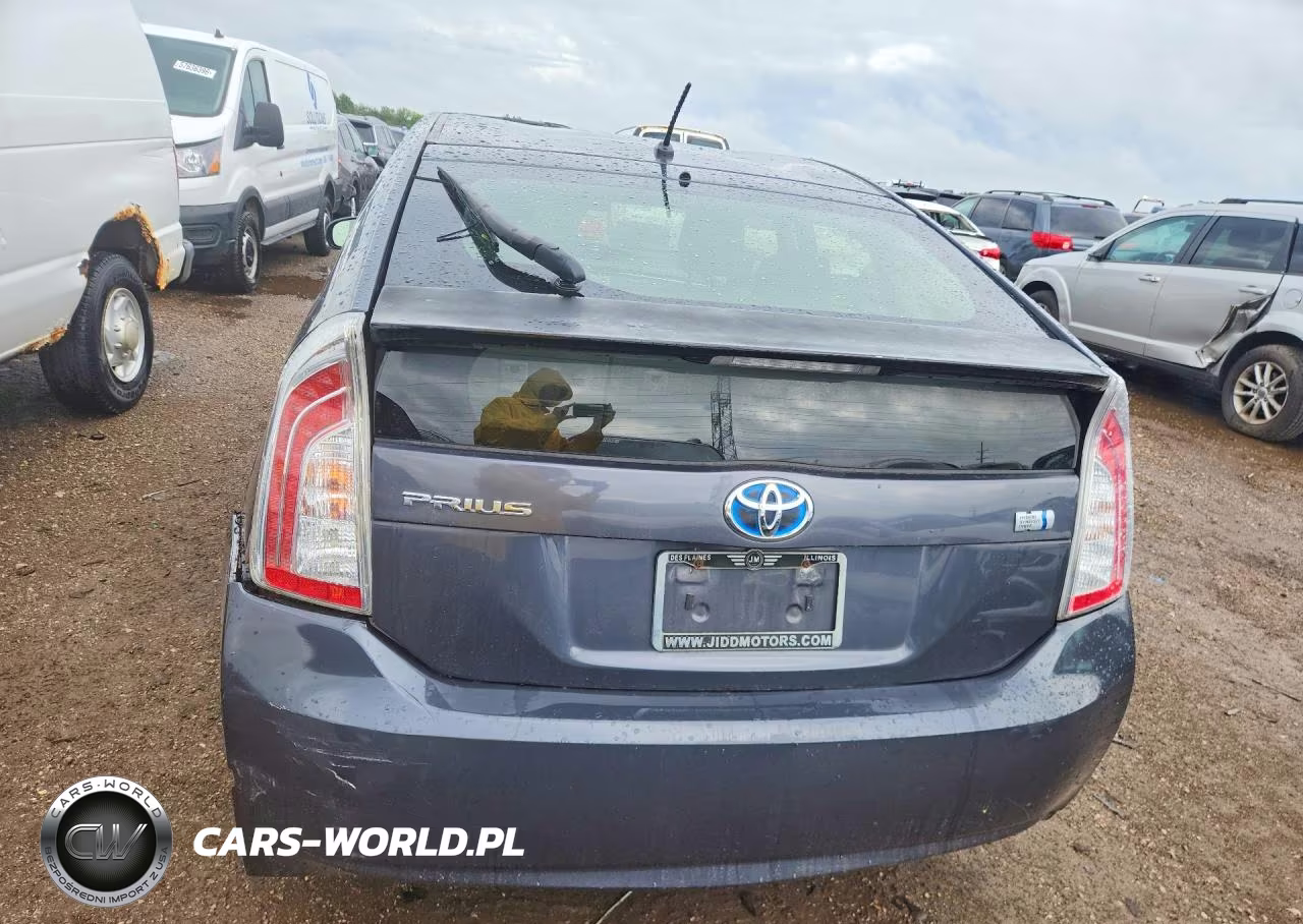 2012 Toyota Prius Two VIN:JTDKN3DU3C1537310 - 6