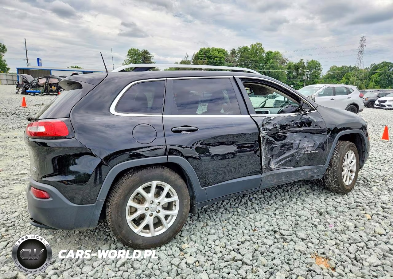 2018 Jeep Cherokee Latitude Plus VIN:1C4PJMLB6JD522030 - 3