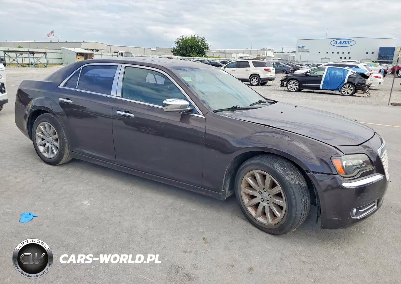 2012 Chrysler 300 Limited VIN:2C3CCACG9CH135114 - 4