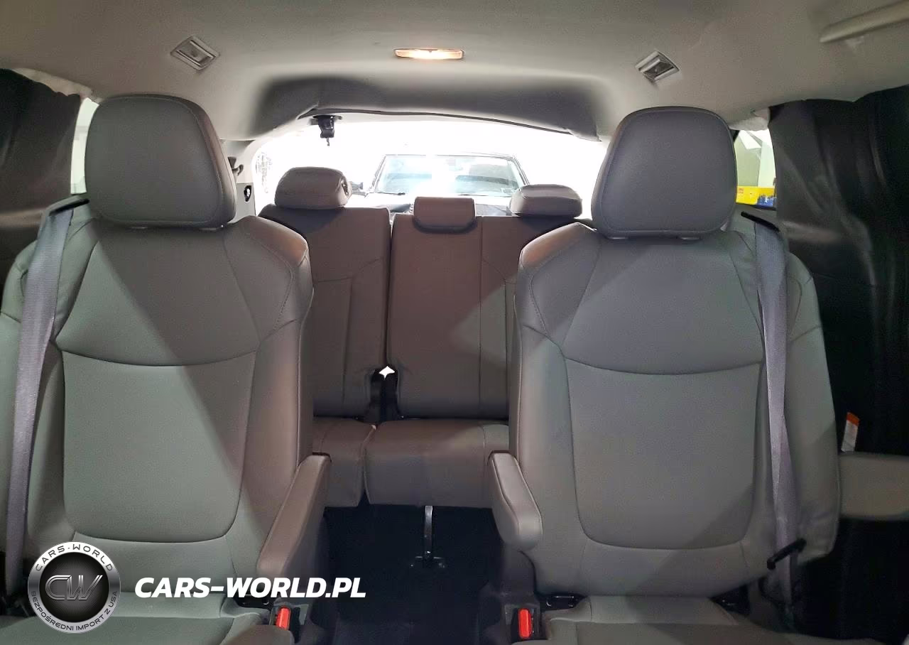 2025 Toyota Sienna Xle 7-Passenger VIN:5TDJSKFC3SS167951 - 10