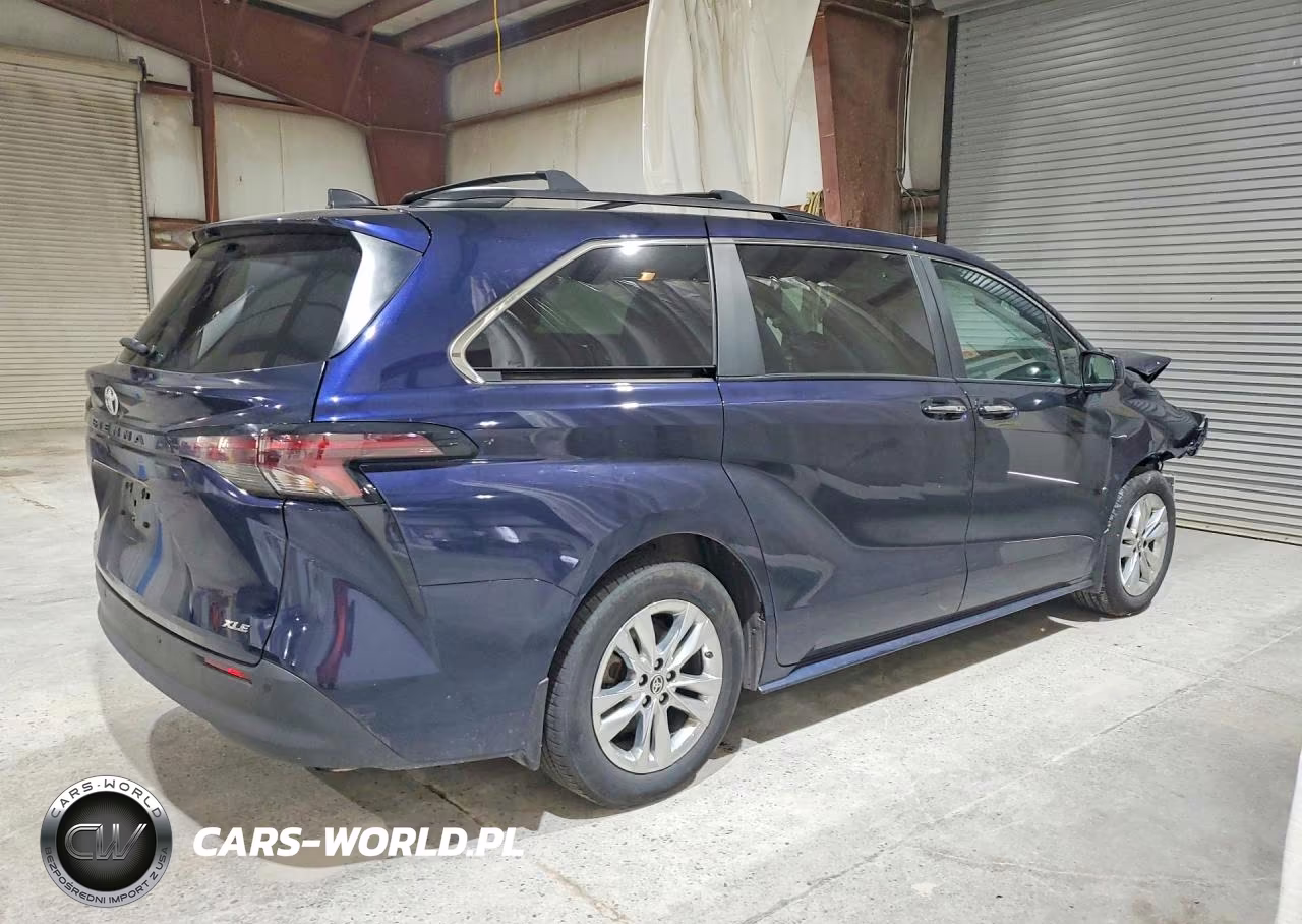 2025 Toyota Sienna Xle 7-Passenger VIN:5TDJSKFC3SS167951 - 3