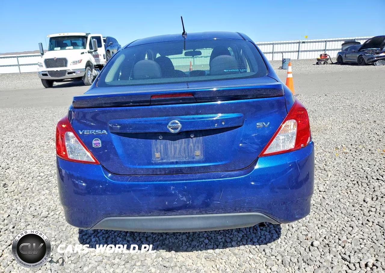 2018 Nissan Versa S VIN:3N1CN7AP1JL864405 - 6