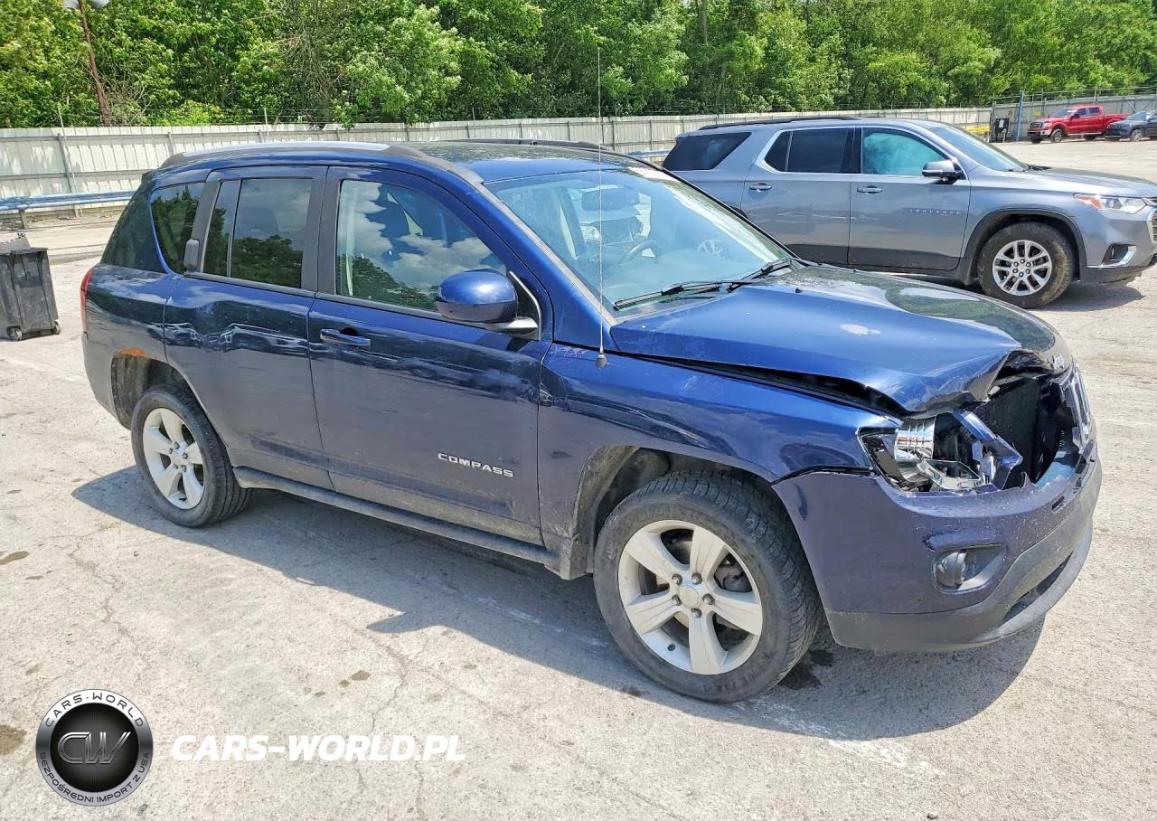 2017 Jeep Compass Latitude VIN:1C4NJDEB5HD106484 - 4