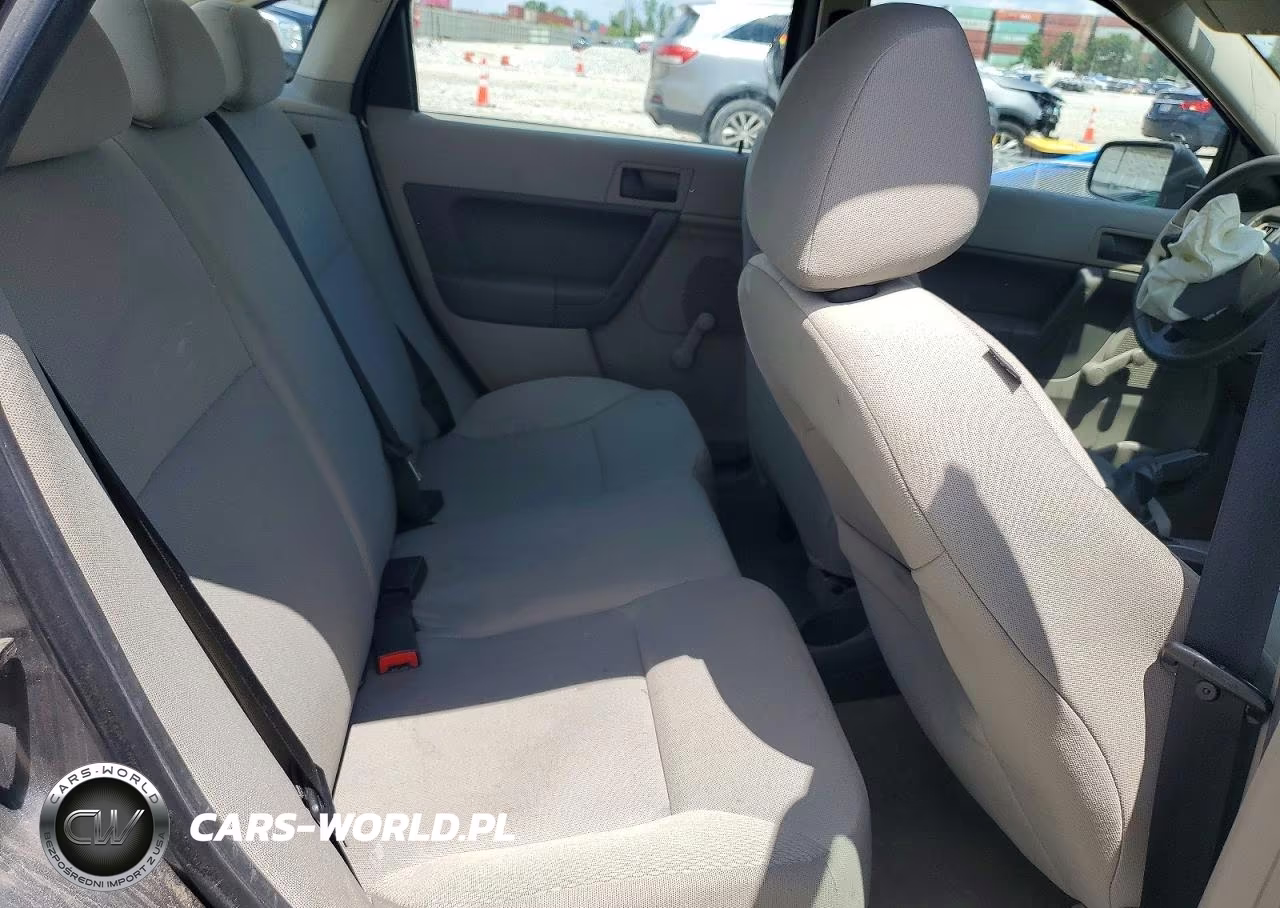 2010 Ford Focus S VIN:1FAHP3EN6AW204729 - 10