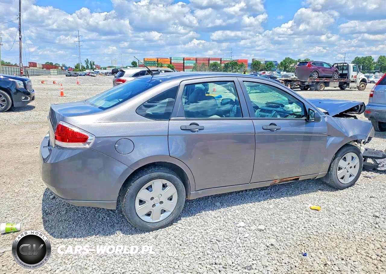 2010 Ford Focus S VIN:1FAHP3EN6AW204729 - 3