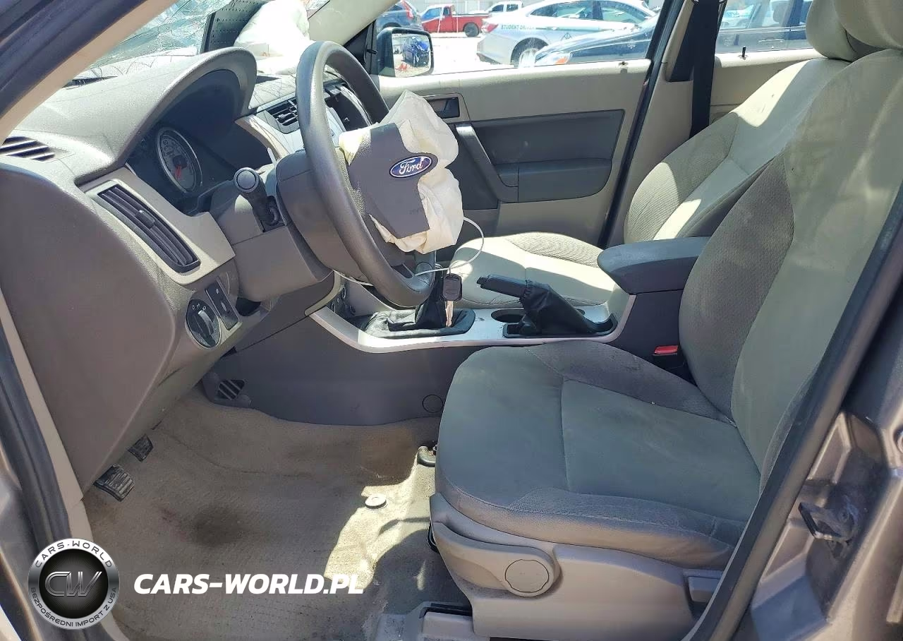 2010 Ford Focus S VIN:1FAHP3EN6AW204729 - 7