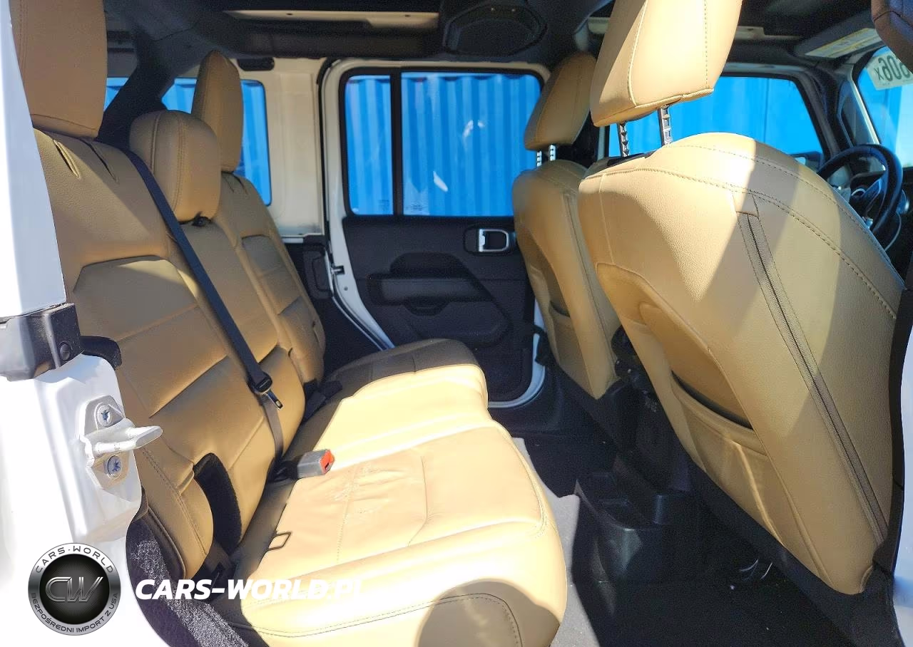 2019 Jeep Wrangler Unlimited Sahara VIN:1C4HJXEG2KW541419 - 11