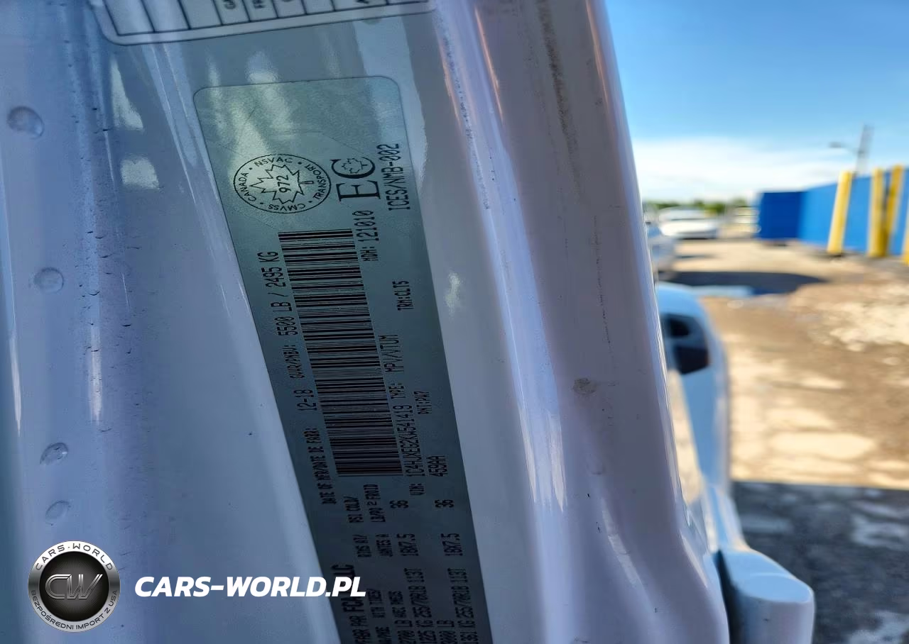 2019 Jeep Wrangler Unlimited Sahara VIN:1C4HJXEG2KW541419 - 13