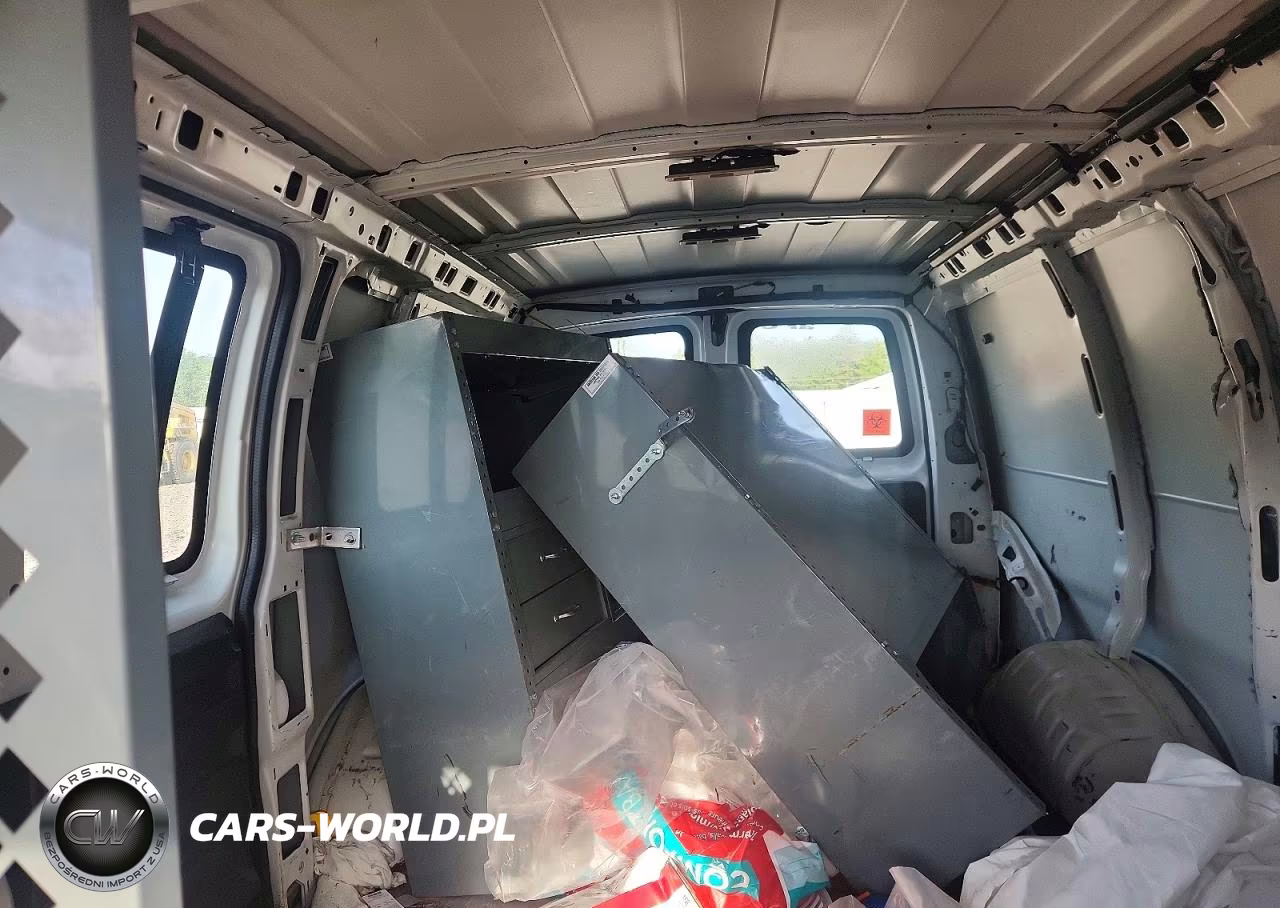 2019 Chevrolet Express G2500 VIN:1GCWGAFP4K1368971 - 10