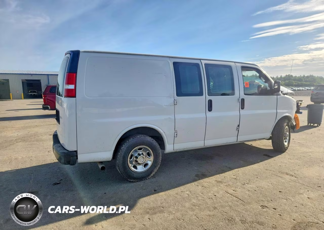 2019 Chevrolet Express G2500 VIN:1GCWGAFP4K1368971 - 3