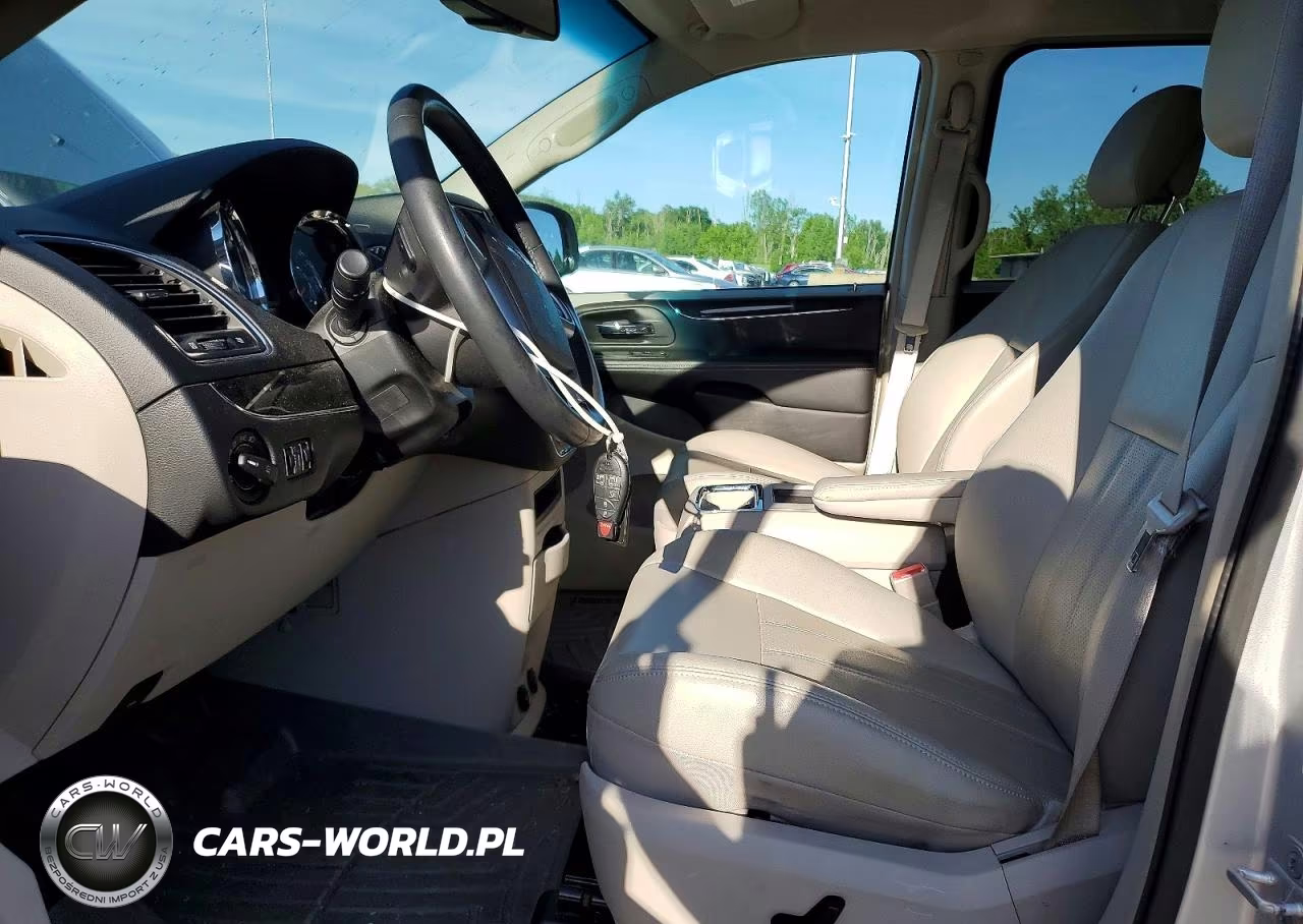 2012 Chrysler Town & Country Touring VIN:2C4RC1BG6CR338639 - 7