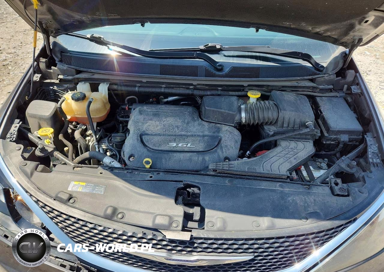 2017 Chrysler Pacifica Touring VIN:2C4RC1DG9HR529198 - 12