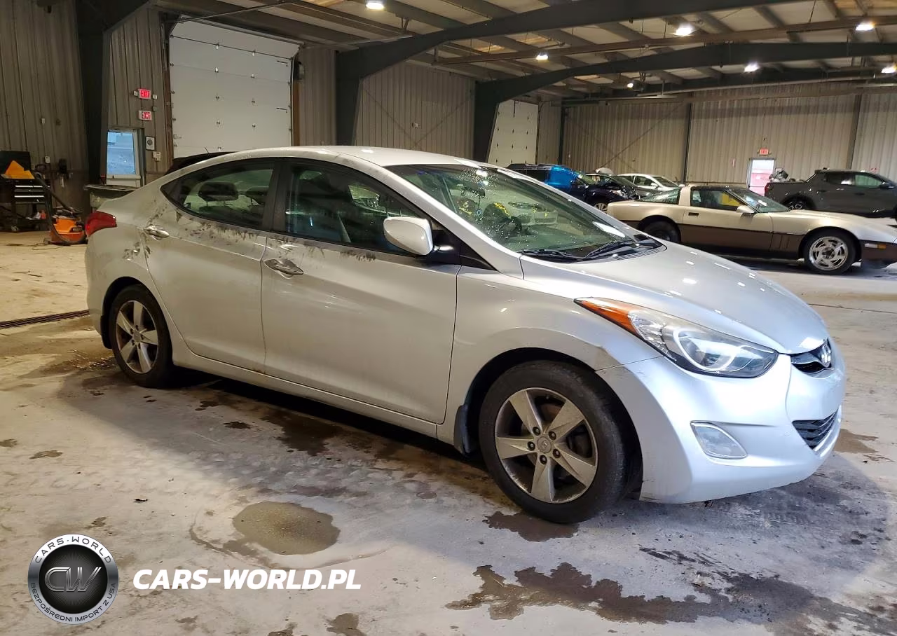 2013 Hyundai Elantra Gls VIN:KMHDH4AE1DU988346 - 4