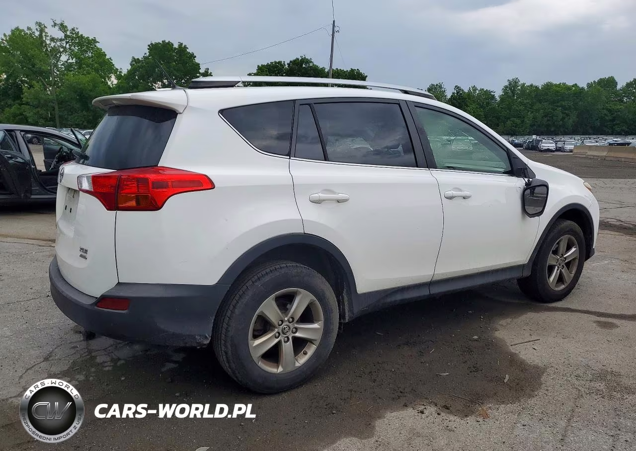 2015 Toyota Rav4 Xle VIN:JTMRFREV9FJ047030 - 3