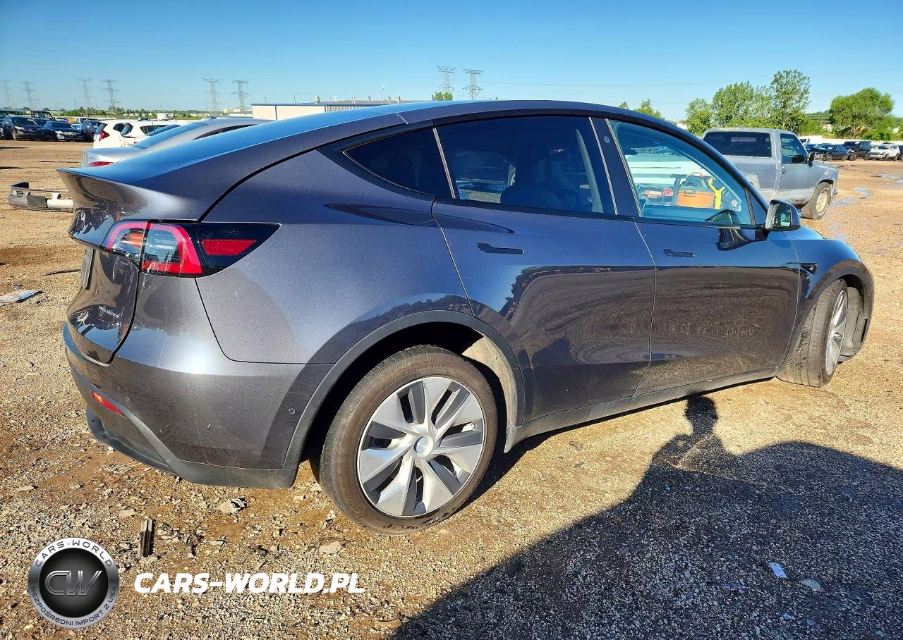 2021 Tesla Model Y VIN:5YJYGDEE8MF211142 - 3