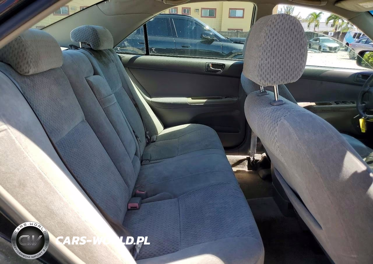 2003 Toyota Camry Le VIN:4T1BE32K53U224044 - 10