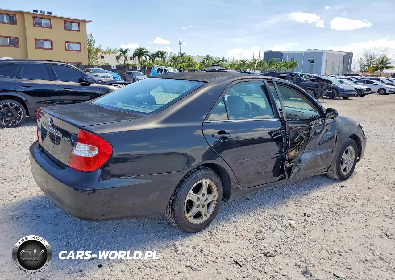 2003 Toyota Camry Le VIN:4T1BE32K53U224044 - 3