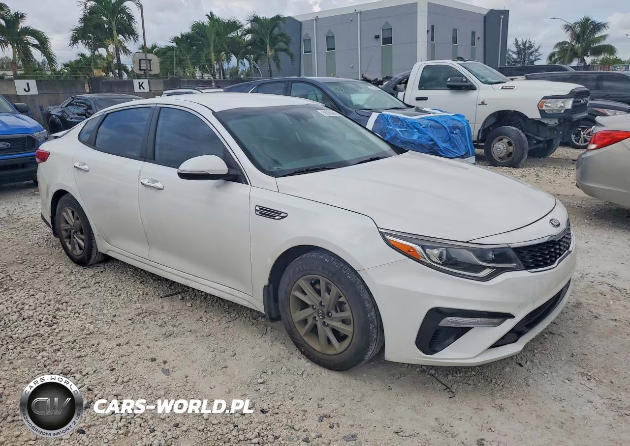 2019 Kia Optima Lx VIN:5XXGT4L38KG375221 - 4