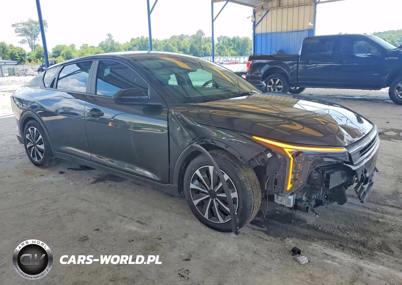 2025 Kia K4 Lx VIN:3KPFT4DE1SE136677 - 4