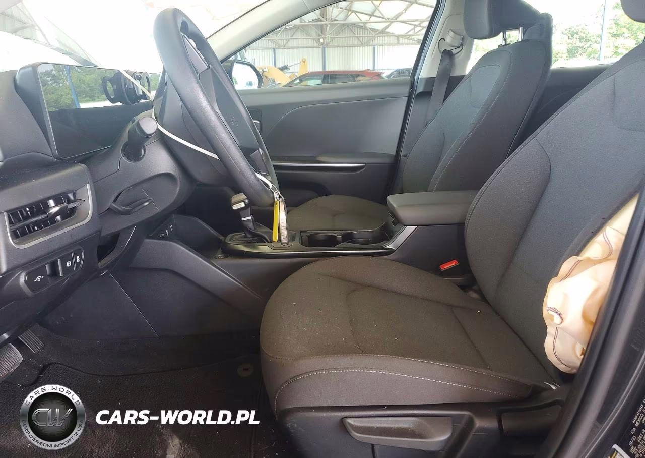 2025 Kia K4 Lx VIN:3KPFT4DE1SE136677 - 7