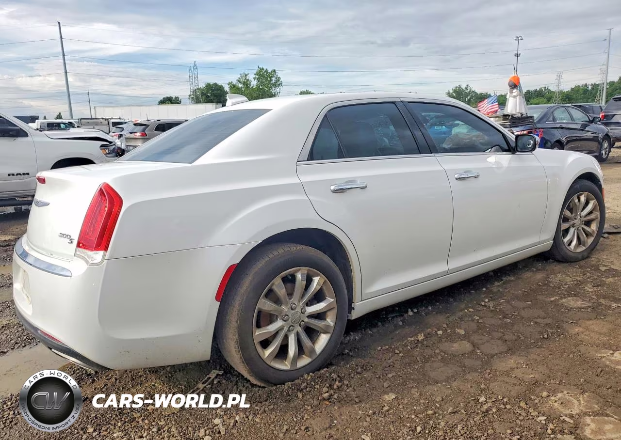 2015 Chrysler 300C VIN:2C3CCAKG9FH793263 - 3