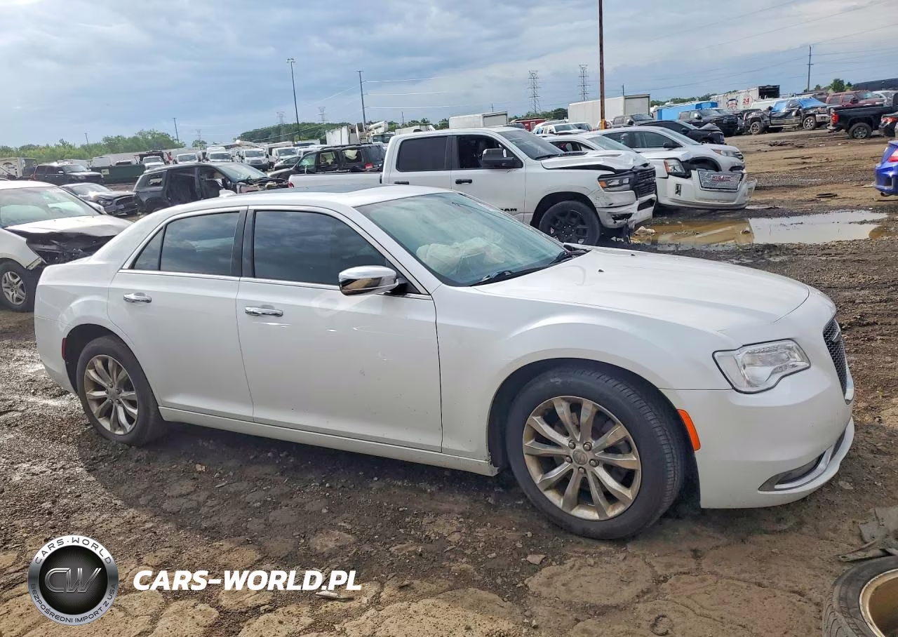2015 Chrysler 300C VIN:2C3CCAKG9FH793263 - 4