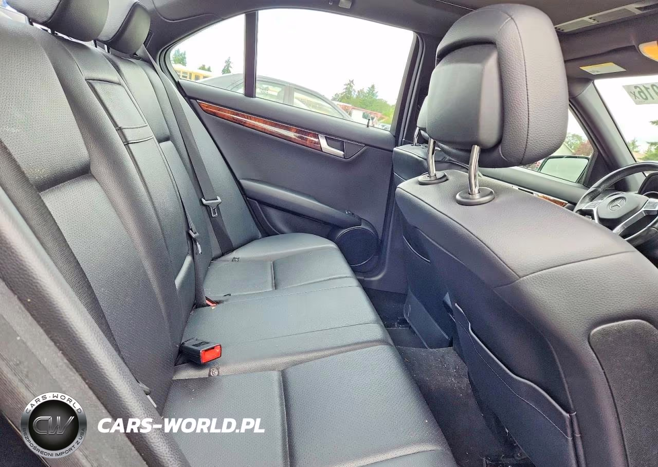 2012 Mercedes-Benz C 300 4Matic VIN:WDDGF8BB6CR194081 - 10