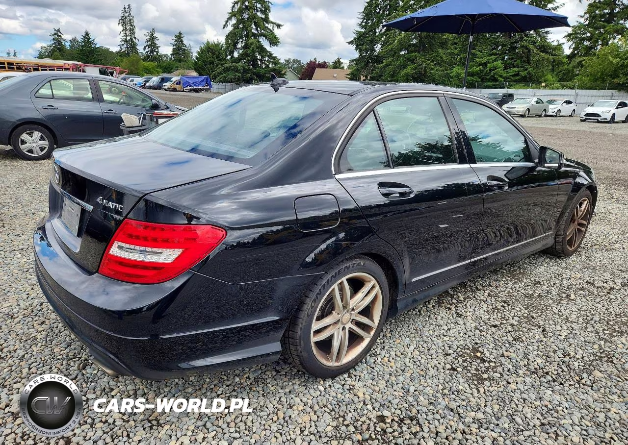 2012 Mercedes-Benz C 300 4Matic VIN:WDDGF8BB6CR194081 - 3
