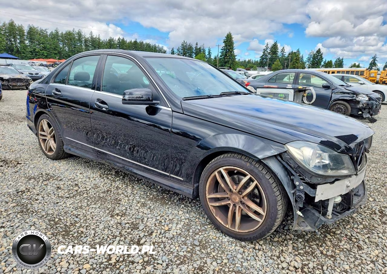 2012 Mercedes-Benz C 300 4Matic VIN:WDDGF8BB6CR194081 - 4