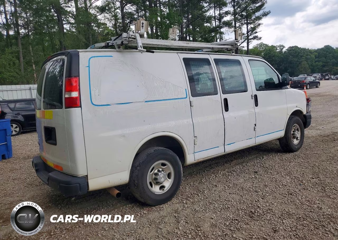 2018 Chevrolet Express G2500 VIN:1GCWGAFP9J1198380 - 3