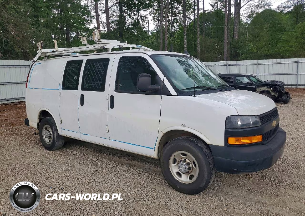 2018 Chevrolet Express G2500 VIN:1GCWGAFP9J1198380 - 4