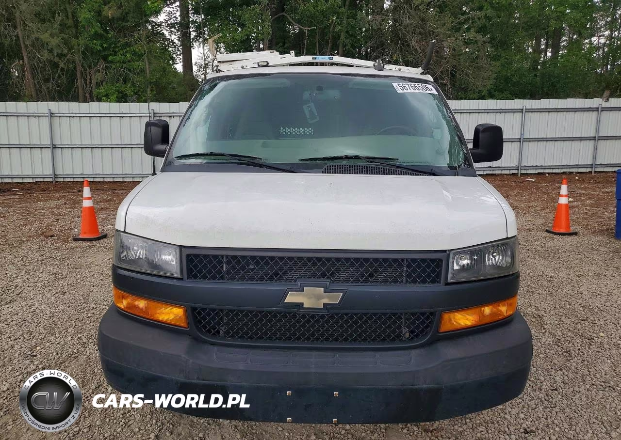 2018 Chevrolet Express G2500 VIN:1GCWGAFP9J1198380 - 5