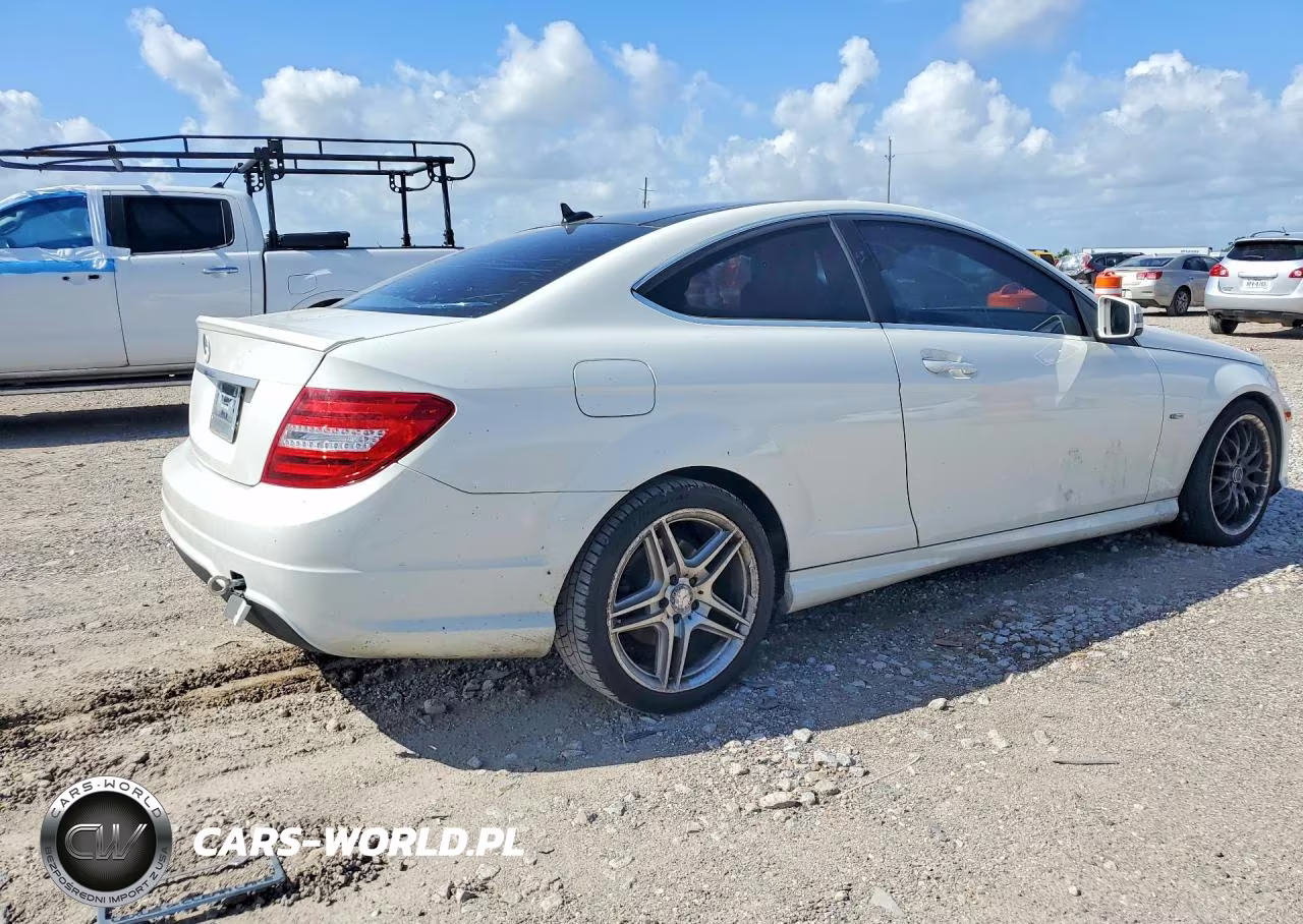 2012 Mercedes-Benz C 250 VIN:WDDGJ4HB7CF875320 - 3