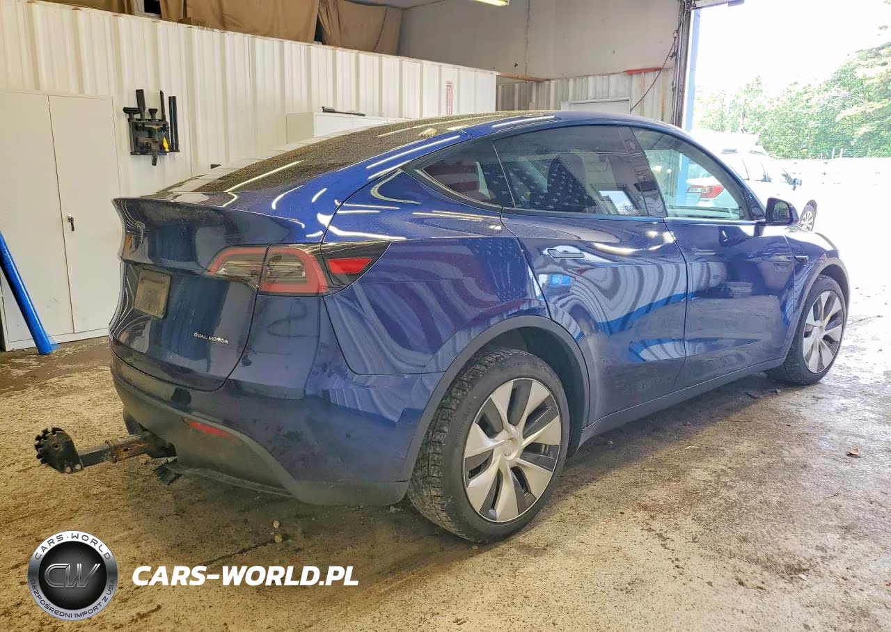 2021 Tesla Model Y VIN:5YJYGDEE3MF255985 - 3